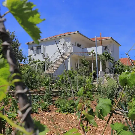 Appartamento By The Sea Vinisce, Trogir - 11029 *
